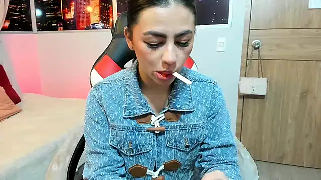 Snapshot of Kendall_Sophy chatting on 02/20/25, 07:41 Kendall Sophy online show from 02/20/25, 07:41