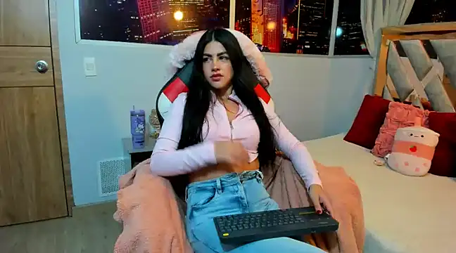 Snapshot of Kendall_Sophy chatting on 03/03/25, 07:17 Kendall Sophy online show from 03/03/25, 07:17