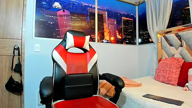 Snapshot of Kendall_Sophy chatting on 03/11/25, 08:20 Kendall Sophy online show from 03/11/25, 08:20