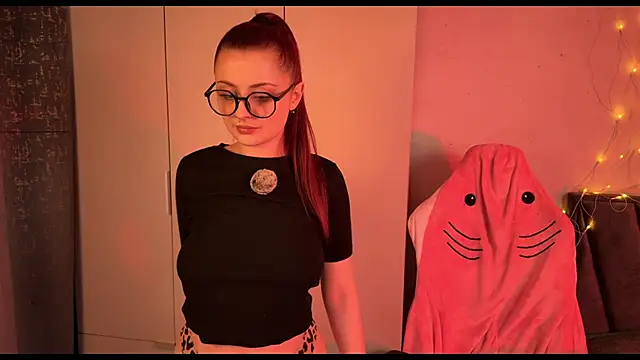 RozieRose online show from 12/02/25, 02:28