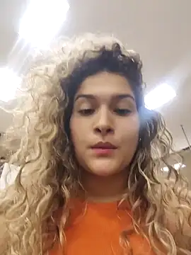 Sara smiiith211 online show from 12/09/24, 08:23