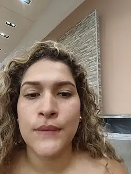 Sara smiiith211 online show from 02/16/25, 06:54