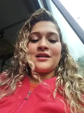 Sara smiiith211 online show from 03/06/25, 09:53