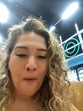 Sara smiiith211 online show from 03/20/25, 10:18