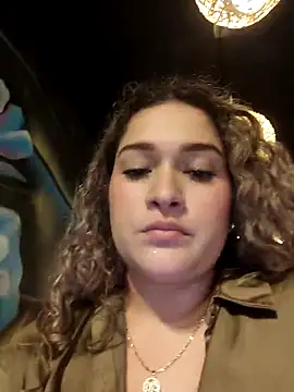 Sara smiiith211 online show from 04/28/26, 02:27