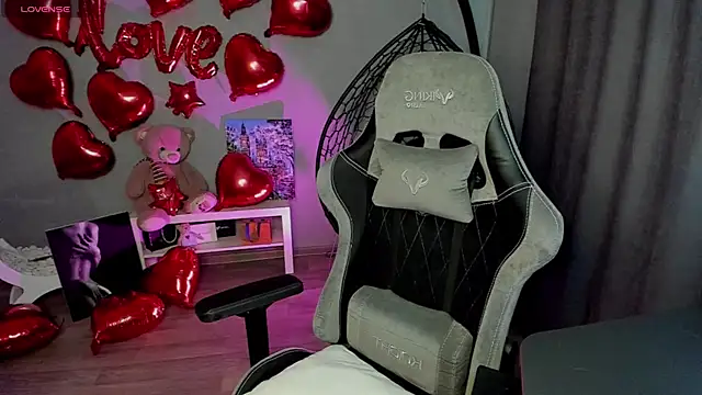 lily williamss online show from 02/20/25, 03:01