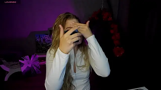 lily williamss online show from 10/02/25, 01:01