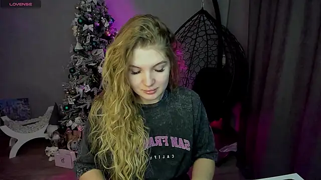 Snapshot of lily_williamss chatting on 01/10/26, 12:12 lily williamss online show from 01/10/26, 12:12