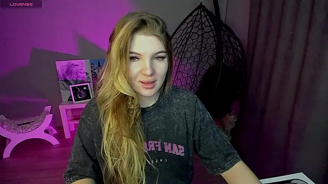Snapshot of lily_williamss chatting on 02/02/26, 12:20 lily williamss online show from 02/02/26, 12:20