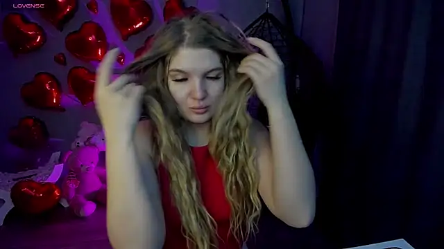 Snapshot of lily_williamss chatting on 02/15/26, 12:18 lily williamss online show from 02/15/26, 12:18