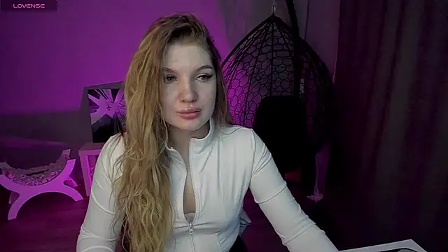 Snapshot of lily_williamss chatting on 03/06/26, 12:29 lily williamss online show from 03/06/26, 12:29