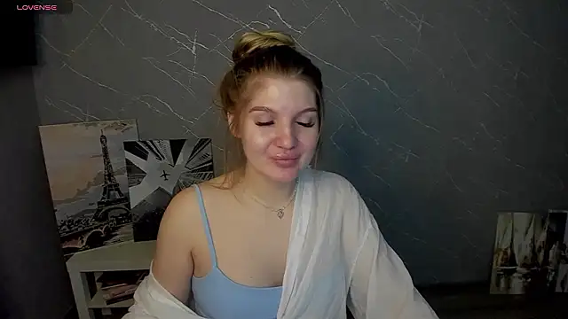 Snapshot of lily_williamss chatting on 03/08/26, 02:04 lily williamss online show from 03/08/26, 02:04