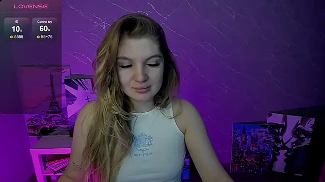 Snapshot of lily_williamss chatting on 04/22/26, 12:13 lily williamss online show from 04/22/26, 12:13