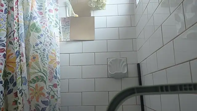 Snapshot of bukkakebae1 chatting on 11/25/25, 08:03 bukkakebae1 online show from 11/25/25, 08:03