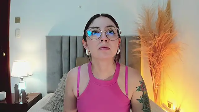 Emilywatsonn online show from 02/19/25, 11:38