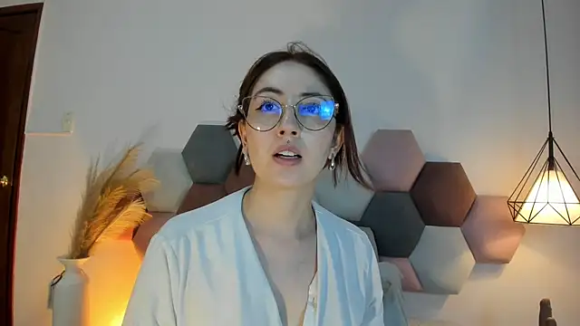 Emilywatsonn online show from 10/25/25, 10:48