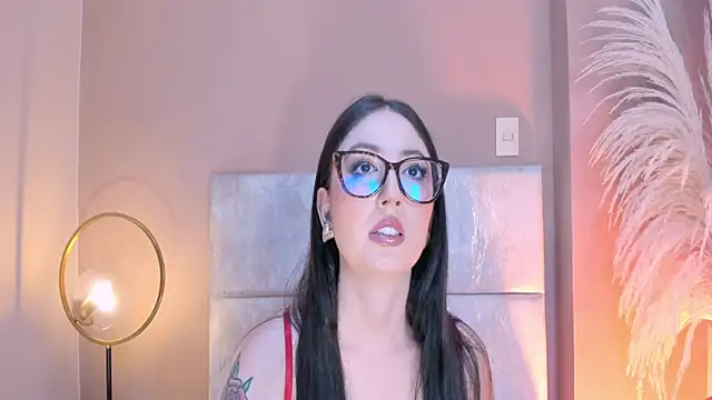 Emilywatsonn online show from 06/10/26, 10:41