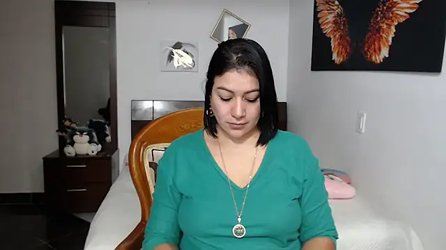 Snapshot of EmilyPeytonn chatting on 03/18/25, 01:53 EmilyPeytonn online show from 03/18/25, 01:53
