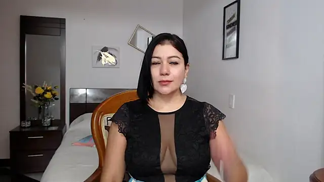 Snapshot of EmilyPeytonn chatting on 03/22/25, 03:20 EmilyPeytonn online show from 03/22/25, 03:20