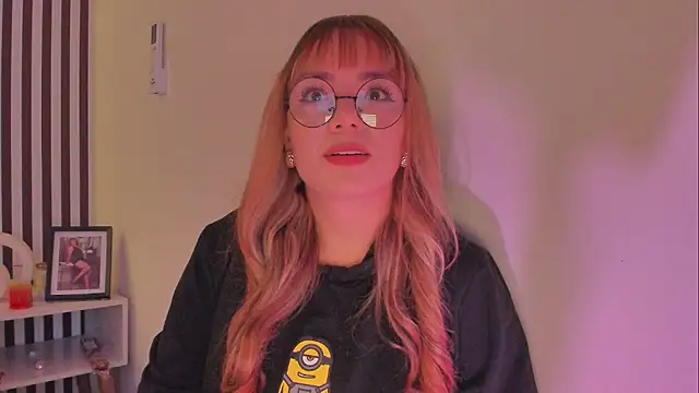 Snapshot of Samaantha-White chatting on 01/13/26, 11:59 Samaantha-White online show from 01/13/26, 11:59