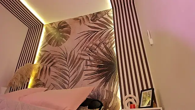 Snapshot of Samaantha-White chatting on 02/09/26, 11:36 Samaantha-White online show from 02/09/26, 11:36