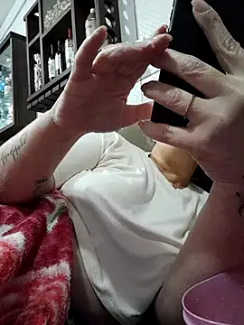 Snapshot of marcialoira chatting on 09/08/25, 11:48 marcialoira online show from 09/08/25, 11:48