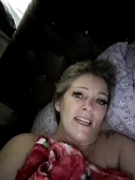 Snapshot of marcialoira chatting on 11/17/25, 12:11 marcialoira online show from 11/17/25, 12:11