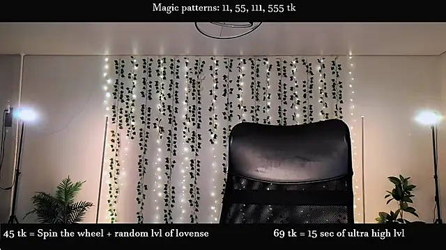 Snapshot of Alicia_x_art chatting on 06/10/26, 06:07 Alicia x art online show from 06/10/26, 06:07
