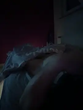 Snapshot of Bennyben8604 chatting on 01/28/25, 04:18 Bennyben8604 online show from 01/28/25, 04:18