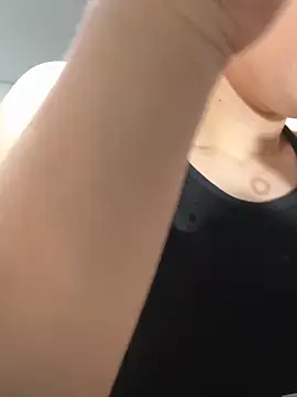 Amelia Rouse online show from 09/11/25, 09:04