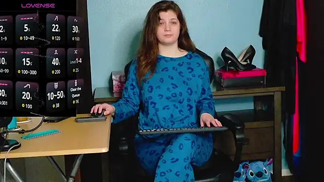 TreeJeanne online show from 11/16/25, 02:17