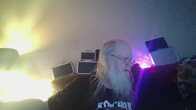 VicFerrari1 online show from 07/17/26, 03:24