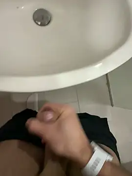 Snapshot of Siggidc2n chatting on 12/09/24, 11:26 Siggidc2n online show from 12/09/24, 11:26