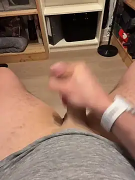 Snapshot of Siggidc2n chatting on 02/14/25, 10:28 Siggidc2n online show from 02/14/25, 10:28