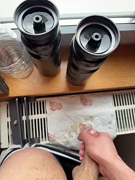 Snapshot of Siggidc2n chatting on 03/11/26, 11:16 Siggidc2n online show from 03/11/26, 11:16