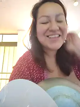 Snapshot of kali_lopez chatting on 01/15/25, 04:43 kali lopez online show from 01/15/25, 04:43