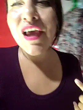 Snapshot of kali_lopez chatting on 02/12/25, 04:01 kali lopez online show from 02/12/25, 04:01