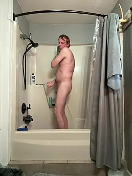 Snapshot of ianvaghn2252 chatting on 04/04/26, 10:29 ianvaghn2252 online show from 04/04/26, 10:29