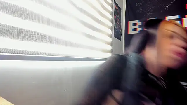 Snapshot of jannaink_ chatting on 02/21/25, 08:27 jannaink online show from 02/21/25, 08:27