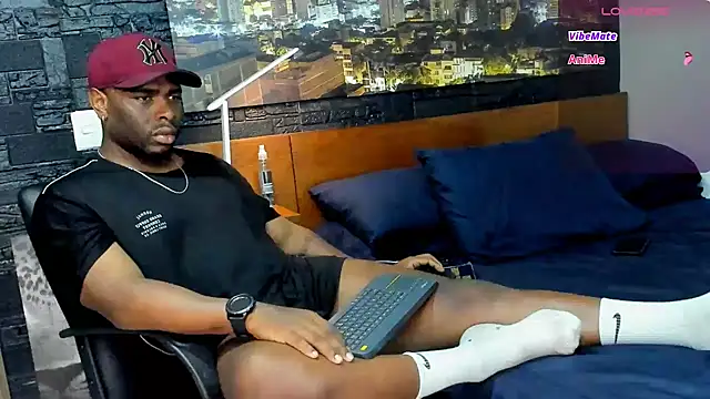 Snapshot of thomas_santtos1 chatting on 03/01/25, 10:10 thomas santtos1 online show from 03/01/25, 10:10