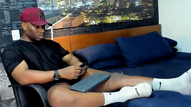 Snapshot of thomas_santtos1 chatting on 03/11/25, 08:42 thomas santtos1 online show from 03/11/25, 08:42