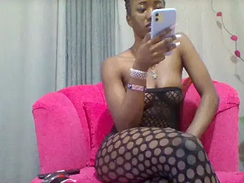 Snapshot of Queeen_model chatting on 01/22/25, 12:06 Queeen model online show from 01/22/25, 12:06