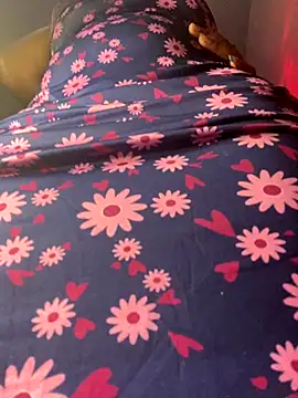 Cherrytowild online show from 10/31/25, 08:37