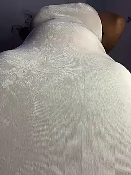 Snapshot of Cherrytowild chatting on 01/08/26, 04:37 Cherrytowild online show from 01/08/26, 04:37