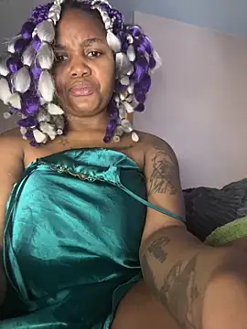 Snapshot of Cherrytowild chatting on 02/13/26, 07:59 Cherrytowild online show from 02/13/26, 07:59