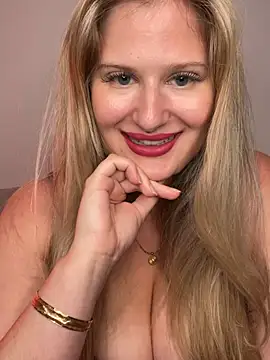 Snapshot of Busty-Ellie chatting on 06/13/26, 05:44 Busty-Ellie online show from 06/13/26, 05:44