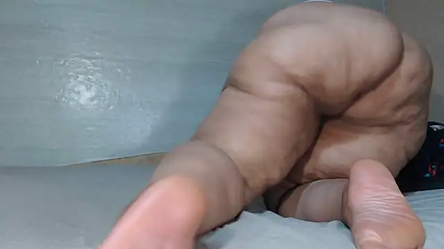 BustyThickyAss online show from 02/26/25, 05:28