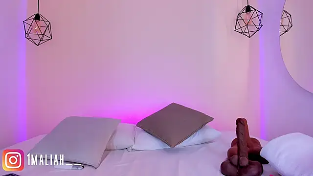 Dasha-b online show from 09/25/25, 08:34