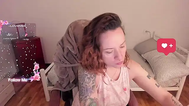 Snapshot of Domina_Deivis chatting on 12/21/25, 08:21 Domina Deivis online show from 12/21/25, 08:21