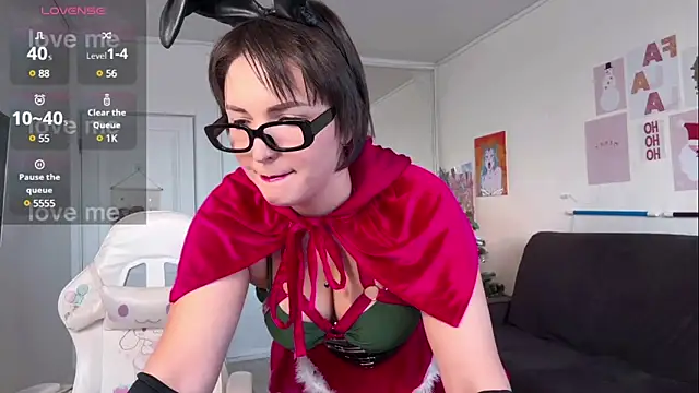 HoneySweetBee online show from 12/31/24, 12:25